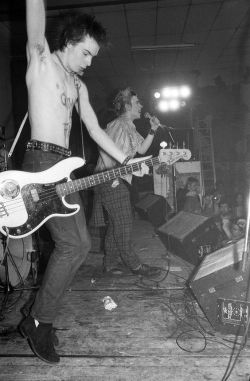 vaticanrust:The Sex Pistols performing live in Holland, 1977.