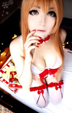 hotcosplaychicks:  Asuna Yuuki - Christmas time 2 by JackyChip Follow us on Twitter http://twitter.com/hotcosplaychick 