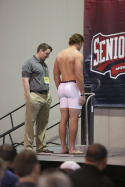 wellcoached:  There are a lot of bulging khakis during the weigh ins…just sayin… 