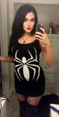 stonekidman:  gothicdarling:  ♥ Miranda Lynn ♥Submit yourself or a modelhttp://gothicdarling.tumblr.com/submit(please give credit if you can)  Venom?