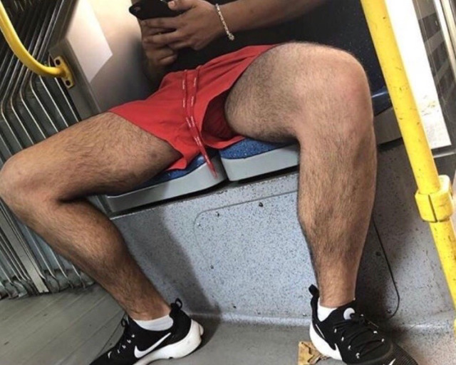 dadstradiemates:Morning commute meat 