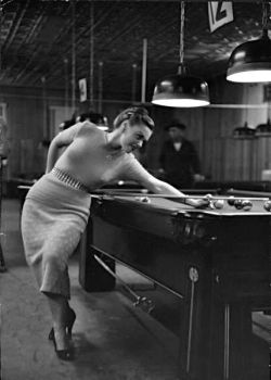 lyssahumana:  New York City Pool Hall, 1951