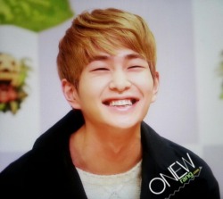 fangirlshineeot5:  140225 Onew - SBS “Law of the Jungle” Press Conference Credit as tagged