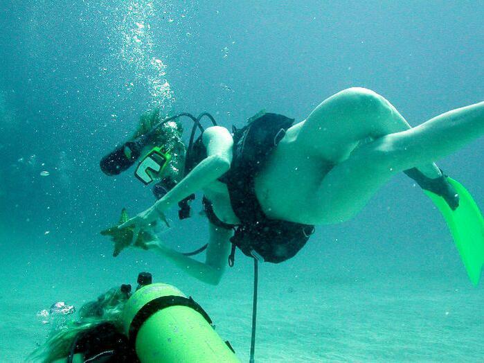 Hot nude girls scuba diving