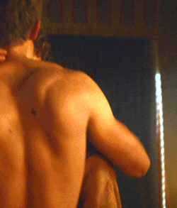 theheroicstarman:  Will Tudor’s butt in Game of Thrones (Kissed by Fire). 