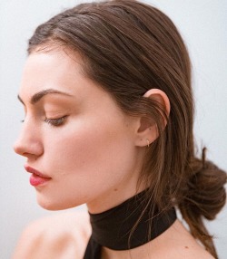 ashleysbnzo:  Phoebe Tonkin for Glossier   i love phoebe so much and i know there will be men who will be like SHE IS SO BEAUTIFUL BECAUSE IT’S NATURAL AND NO MAKEUP!!!!! but lemme just tell you right now that there is quite a bit of makeup on her face.