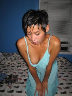 sexy-downblouse:  Hot DownBlouse pics at sexy-downblouse ( ๏ Y ๏ )  Busty amateurs exposed