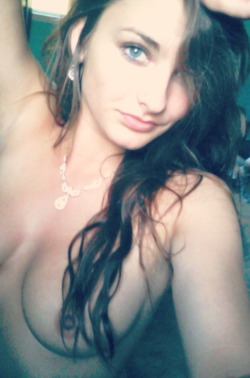 nicebreastsleftright:  Nice breasts left and right  Very beautiful