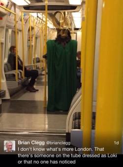 minigag:  Mientras tanto en el metro de Londres..