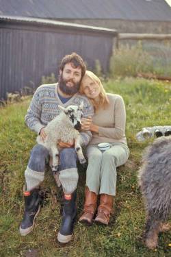 Homesteaders (Paul and Linda McCartney on their farm in the Mull of Kintyre, 1970)