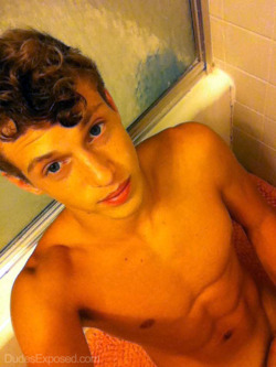 lavergadetunovio:  straightboyheaven:  #sixpack #cute #guy #sexy #hot #fit #selfie #young #muscle #horny #bigcock Like him? See more at http://www.straightboyheaven.tumblr.com/  http://lavergadetunovio.tumblr.com/