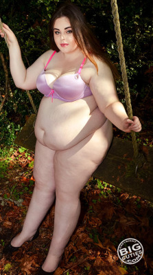 rock-a-belly:  Goddess Aurora !!!!  Big belly cutie Aurora Aurora Height: ?? Weight: ?? BMI: ?? 