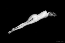 allioart: allioart: January Moonpassione per la pelle nuda fotografia in bianco e nero originale le località: Georgia USA fotomodella nuda professionale: Jecika Silvers prima volta posare nuda per l'arte ©2009 Allio | @allioart 