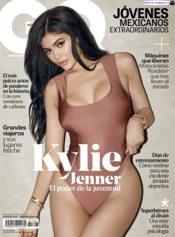 Kylie Jenner - GQ Mexico 2017 Agosto (17 Fotos HQ)Kylie Jenner semi desnuda en la revista GQ Mexico 2017 Agosto. Este mes Kylie Jenner cumple 20 años, esta por llegar a los 100 millones de seguidores en Instagram y estrena un programa de television en