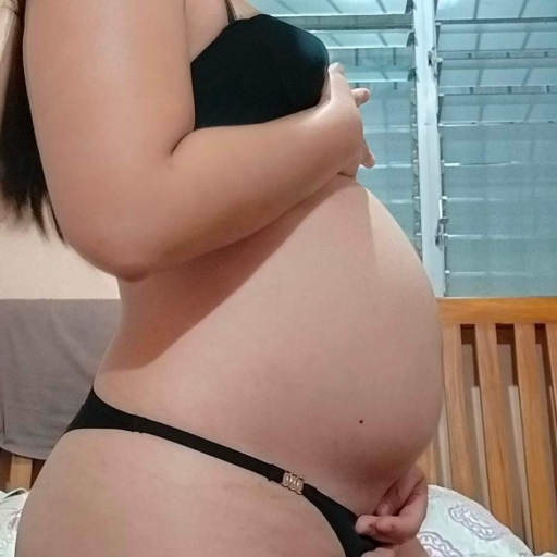 wannabepreggy:It&rsquo;s getting real heavy&hellip;Like really heavy,sometimes I gotta hold my belly as I walk.😍 And if you would notice,this panty is quickly getting tighter around my butt.😘