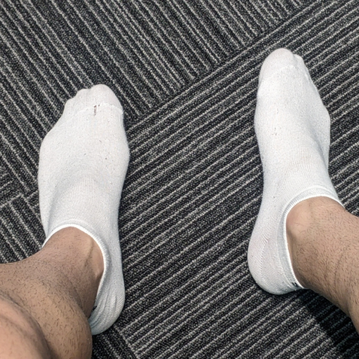 malestinkyfeetsniffer:feetman80-deactivated20220409:I would sniff them.for hours and hours. No wanking, no touching. Just deep whiffs great feet