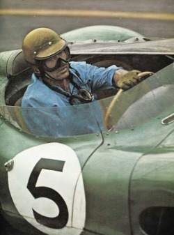 legendsofracing:Carroll Shelby powers his Aston Marton DBR1/300 to victory in the 24 Heures du Mans in 1959, doing 323 laps together with Roy Salvadori.