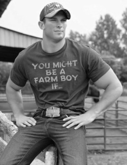 fuckyeacountryboys:  abeautifulindiscretion:  Farm Boy  New favorite post