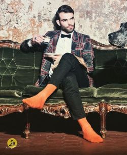 haneyzovic:The Self-confidence 👍😃👏www.jungfeld.com  @vonjungfeld  #men #socks #socken #corap #calze #chaussettes #sox #носки #skarpety #чарапе #جوارب #calcetines #mensocks #mensock #malesocks #orangesocks #nicesocks #casual #elegant