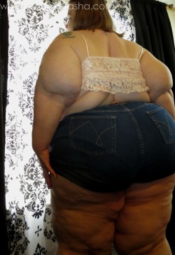 fatashassbbw:  www.ssbbwfatasha.com or bbwsurf.com/Fatasha is updated with a 8+ minute video of me Snacking and a 48 picture photo set of me modeling some tight jean shorts and a lace cami.I have been snacking a lot lately (What is new??!) and i just