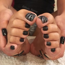 candycoatedsoles:  I love the black 🖤👣😫 @alexia_ramsey Follow me on IG:@sweetfeetnme