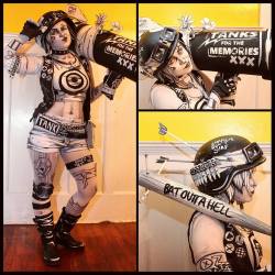 archiemcphee:  Let’s keep today’s awesome cosplay streak going a look at Emma Rubini’s outstanding monochrome Tank Girl cosplay. She looks like she just stepped out of the pages of Jamie Hewlett and Alan Martin’s iconic comic book:Follow Emma