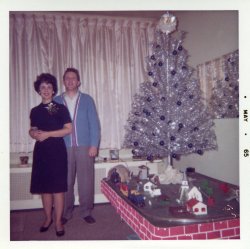 fifties-sixties-everyday-life:  Christmas, 1964. 