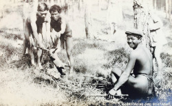 Igorot cooking dog. Bontoc, Mountain Province. Circa 1910-1920.   Via Eduardo de Leon.  