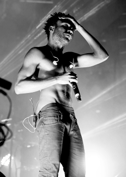 exstntl:  celebritiesofcolor:  Childish Gambino performs onstage at Which Stage during Day 3 of the 2015 Bonnaroo Music And Arts Festival on June 13, 2015 in Manchester, Tennessee.  *logs out*