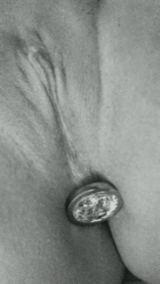 kinkyandslutty:  I actually love wearing my plug for a long period then pulling it out softly, leaving my ass all empty to slide it in my wet pussy. The plug is all warm in my cunt and knowing that my ass warmed it up makes me so horny.  