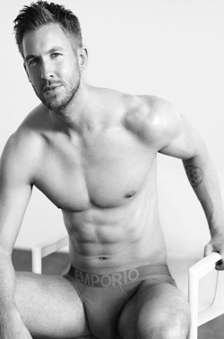 celebrtybulges:  Calvin Harris big bulge at Emporio Armani photo shoot