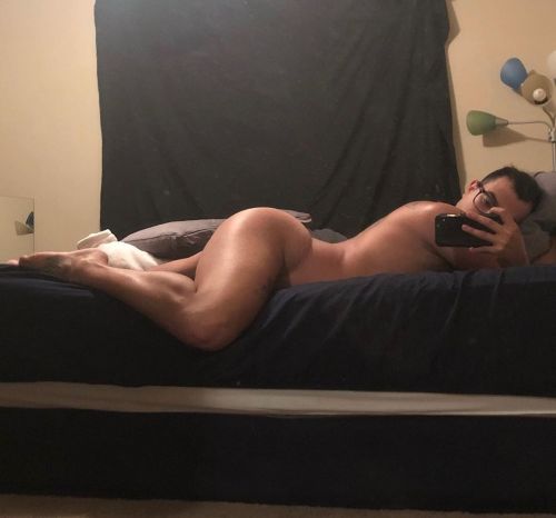 jcakezz:  Anyone else sleeps naked? https://www.instagram.com/p/B5woxHhnDrf/?igshid=1e2i336u87wm
