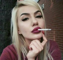 randomslutteryisfun:Sexy smoker   :)