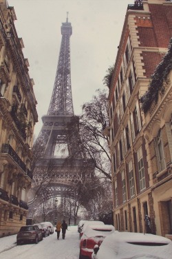 etre-mieux:  Un jour j’aimerais prendre mes vacances d’hiver en France, peut-êrre à Paris, ou quelquepart d’autre 