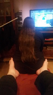 Just a typical weekend together with my GF and feeder. We had a big meal and a lot of ice cream, now we relax and playing video games. She forces me to move as less as possible &hellip; with success ^^