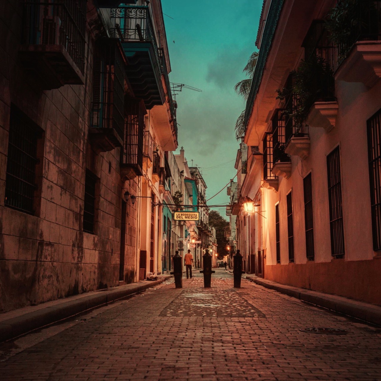 nythroughthelens: Cuba —– Come say hi to me on Instagram! :) Snapchat 👻: travelinglens —– 