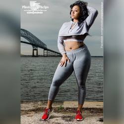 Kay @kaymarie__x  showing off her leg game is on point #thighs #ashleystewart #ilovemyhair #photosbyphelps #sweats #bridge #curtisbay #water #elle #vogue #effyourbeautystandards #honormycurves #curvee #sneakers #legs #curly #md #va #dmv Photos By Phelps