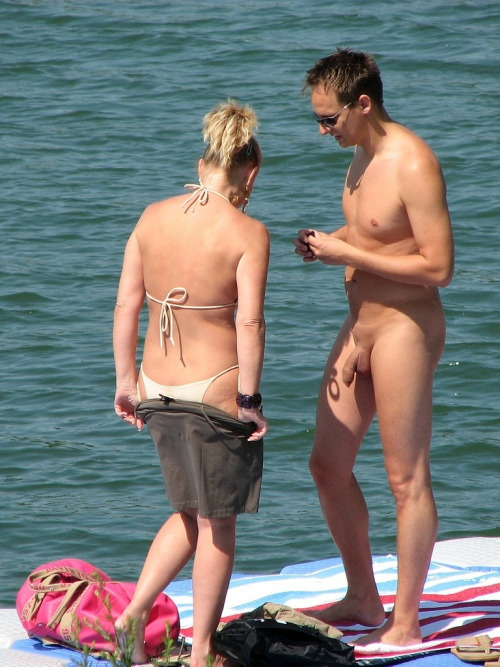 Sex mom fuck Couple spying on beach 1, Hot pics on nakedpics.nakedgirlfuck.com