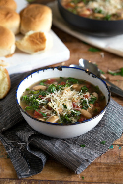 do-not-touch-my-food:  Quinoa, White Bean, and Kale Soup