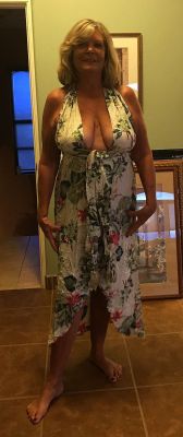 waterside95: elegante-damen-2:  2018-04-26_058  I used to wear this dress all the time. But now I think my boobs have got too saggy….. 