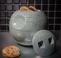 spgent:  that’s no mere cookie jar - that’s a battle station cookie jar! Death Star cookies….see, we really do have cookies on the Dark Side :) 