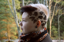 morimilia:  I’ve said this a hundred times, but I love my hairdresser. She had seen leopard spots on someone and wanted to try it out, so I was like sure, go ahead. Definitely not something I would’ve thought myself, but the result is awesome. :D