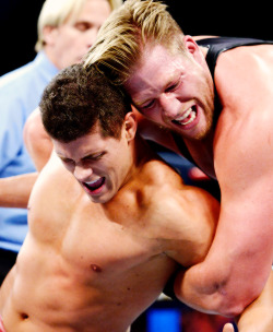 hotandsexywrestlers:  i’d love to watch cody bottom for jack 