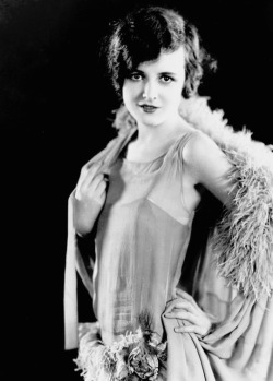 summers-in-hollywood:Mary Astor, 1920s