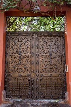 papo-calcinha:  The Doors of Mexico City 