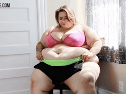 over-500lbs: SSBBW Adeline Trying old shorts See how much she have grown!! 