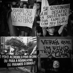 vaca-pipoqueira:  2013: O ano em que o Brasil cansou de gritar por gols, e decidiu gritar pela história. Sorry for the inconvenience, we’re changing the country. 