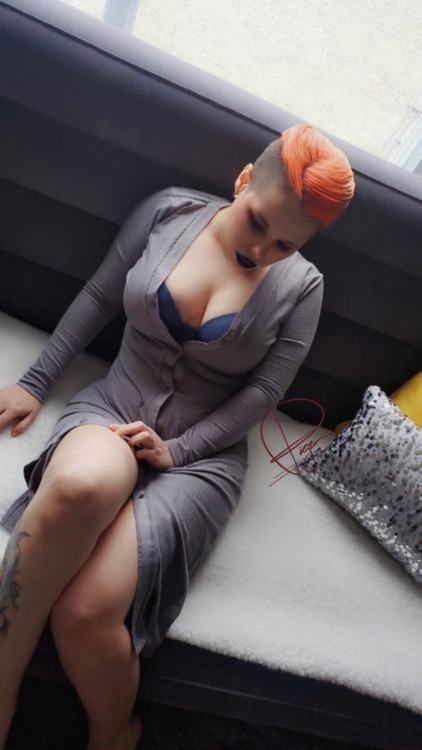 Alt Trophy Wife Vibes …Hundreds and hundreds of images available on Patreon.com/pigeonfooJoin the NOVA tier for videos!!