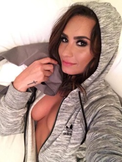 brandnewclassic718:  Demi Lovato leaked pics