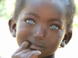 pages135-137:  flyandfamousblackgirls:  Little Girl in Gambia  Wow 